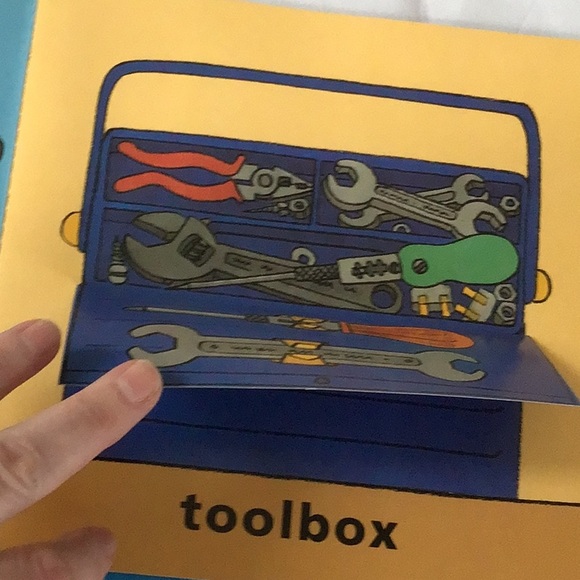 Let’s Look inside the Red Car, rare hardcover vintage , excellent - Picture 7 of 16